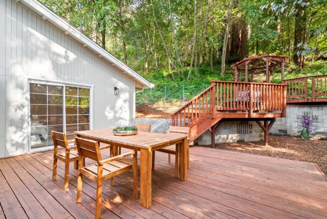 107 Maywood Drive, Boulder Creek CA: https://media.crmls.org/mediaz/315b169d-b5dd-4557-83ee-d54b1d849fbc.jpg