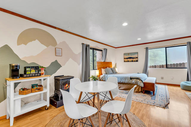 53962 Marian View Drive, Idyllwild CA: https://media.crmls.org/mediaz/315b248a-fa70-483a-a17a-671a471b1a01.jpg