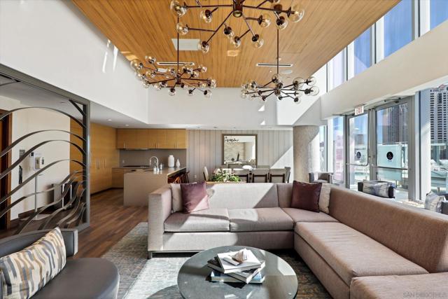 888 W E St, San Diego CA: https://media.crmls.org/mediaz/315b9fac-6c65-4e52-8fd8-8502e9eae8fd.jpg