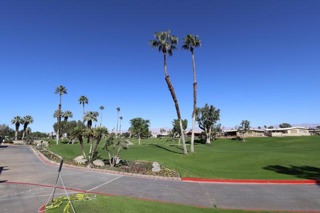 39880 Palm Greens Parkway, Palm Desert CA: https://media.crmls.org/mediaz/315bb7b2-f33c-4cb1-8aba-363d2f0cce13.jpg