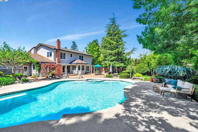 216 Salamanca Ct, San Ramon CA: https://media.crmls.org/mediaz/315bf606-ab89-4926-8b28-cf834dd8c0a0.jpg