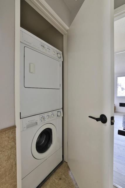 160 Sunwood Meadows Place, San Jose CA: https://media.crmls.org/mediaz/315cba16-ec38-40bc-9d67-03fbd5776844.jpg