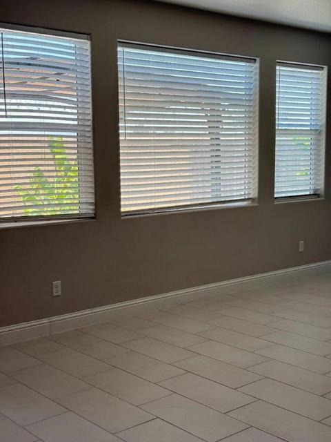 3963 Morris, Clovis CA: https://media.crmls.org/mediaz/315de090-0be4-4bce-b60b-9e457aa68945.jpg