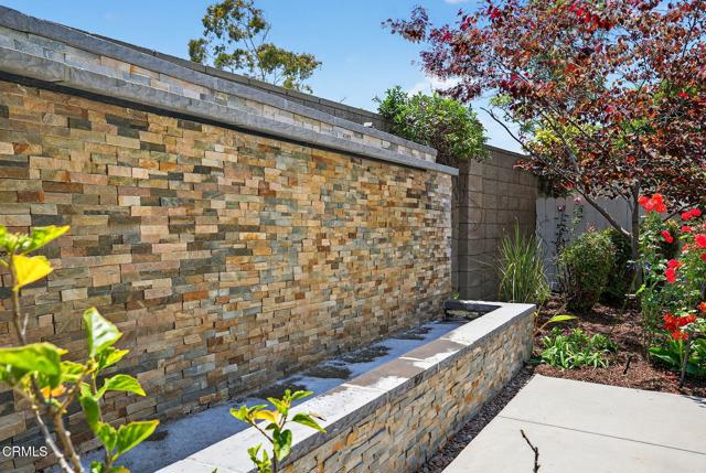 676 Pacific Cove Drive, Port Hueneme CA: https://media.crmls.org/mediaz/315e8420-39ba-4a92-815c-7dc5b1ad6079.jpg