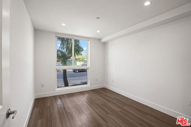 833 Edinburgh, Los Angeles CA: https://media.crmls.org/mediaz/315f10fc-9e5a-4504-9431-9bee141ef1a9.jpg