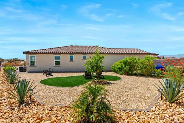42940 Ascona Lane, Indio CA: https://media.crmls.org/mediaz/315f377f-4337-4152-9267-37b7fc35c5e2.jpg