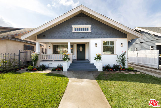 1558 W 47th Street, Los Angeles CA: https://media.crmls.org/mediaz/315f7803-c328-4af8-a967-ae66bf6a4cc6.jpg