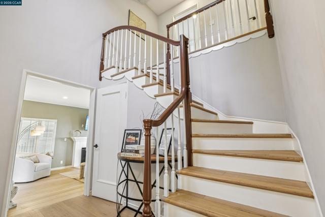 680 Grizzly Peak Blvd, Berkeley CA: https://media.crmls.org/mediaz/315fd2d0-5f89-41d1-b28e-ce6585aa44ba.jpg