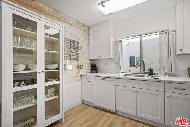 5245 Coldwater Canyon Avenue, Sherman Oaks CA: https://media.crmls.org/mediaz/315fe8ce-ebfa-4e3c-afa6-080df7b839d2.jpg