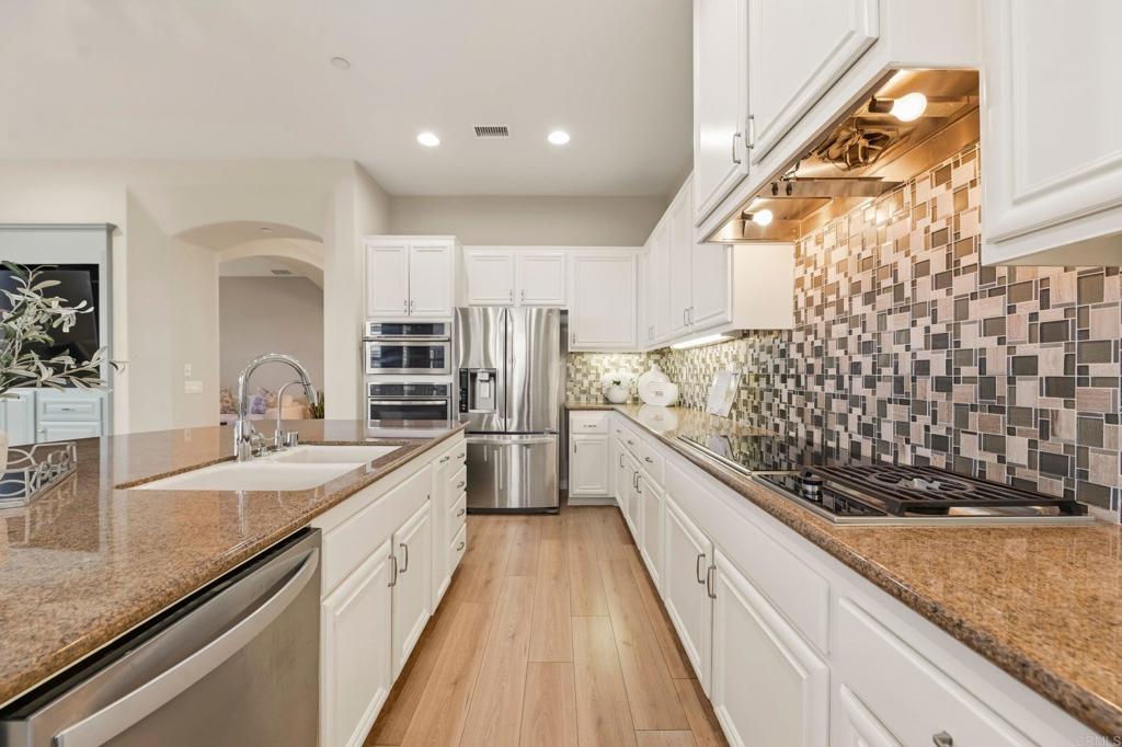 10928 La Alberca Avenue - photo 5