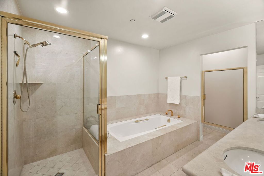 MLS #26852001 image #24