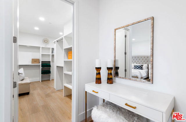 3657 1/2 Regal Place, Los Angeles CA: https://media.crmls.org/mediaz/31613c6a-f1f6-4497-9777-1c7c57f2be45.jpg