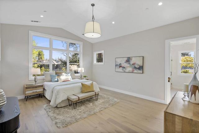 1303 American Way, Menlo Park CA: https://media.crmls.org/mediaz/316143c2-d0af-4018-804f-c04ab4dcd535.jpg