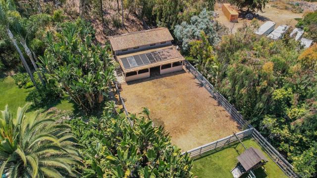 16356 Rambla De Las Flores, Rancho Santa Fe CA: https://media.crmls.org/mediaz/31616dcc-2099-4241-a8c7-f0c8af32023f.jpg