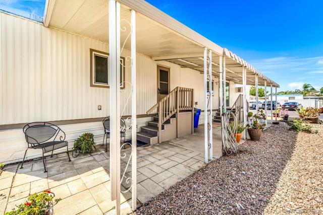 1515 Capalina Rd, San Marcos CA: https://media.crmls.org/mediaz/31618dd6-bbed-4841-859e-36f28040b88b.jpg