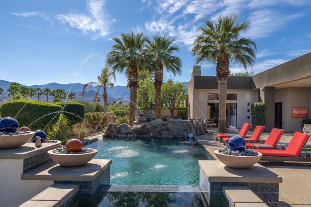 8 Ledgestone Lane, Rancho Mirage CA: https://media.crmls.org/mediaz/3161c061-3121-46df-b433-d1d03d22866c.jpg
