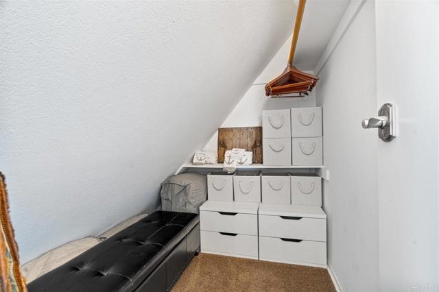 374 Orange Avenue, Coronado CA: https://media.crmls.org/mediaz/316203eb-4872-4eaa-b6b3-122096b24849.jpg