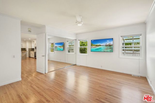 29500 Heathercliff Rd, Malibu CA: https://media.crmls.org/mediaz/31620d77-bc68-49d7-811b-e5a32c4f190e.jpg