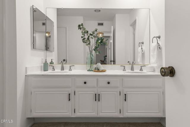 Detail Gallery Image 22 of 37 For 640 S Lake Ave #105,  Pasadena,  CA 91106 - 2 Beds | 2/1 Baths