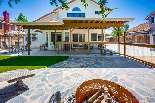 40037 Amberley Cir, Temecula CA: https://media.crmls.org/mediaz/316323b0-240d-4a92-b8d5-8c2ce04c98d6.jpg