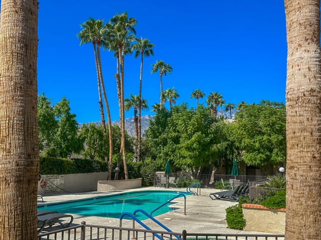 Image 33 of 41 For 2601 Broadmoor Drive 2