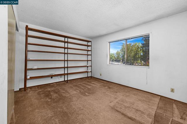 2571 Twin Creeks Dr, San Ramon CA: https://media.crmls.org/mediaz/31633480-9721-4f35-850a-7d1ad186b686.jpg