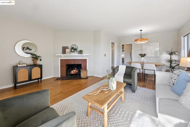 5318 Fleming Avenue, Oakland CA: https://media.crmls.org/mediaz/3163651c-fbd2-4c72-b70f-89d605c454fe.jpg