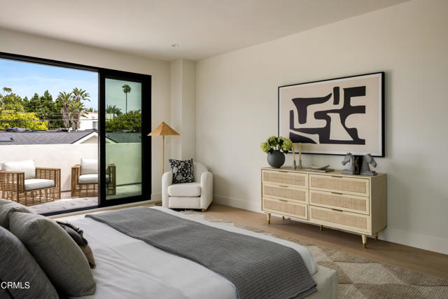 4245 W 62nd Street, Los Angeles CA: https://media.crmls.org/mediaz/31638f16-3d54-47af-8628-b22acd665fc8.jpg