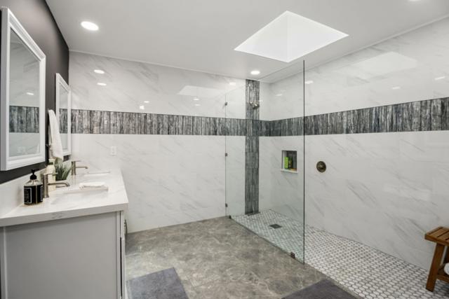 1 Temple Court, Rancho Mirage CA: https://media.crmls.org/mediaz/3163ee6a-30ff-43b8-8e6e-63089b24d0bf.jpg