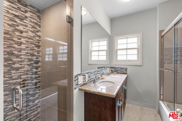 9528 W Olympic Boulevard, Beverly Hills CA: https://media.crmls.org/mediaz/31649bde-6db2-47cc-8e49-42cdd0007a4a.jpg