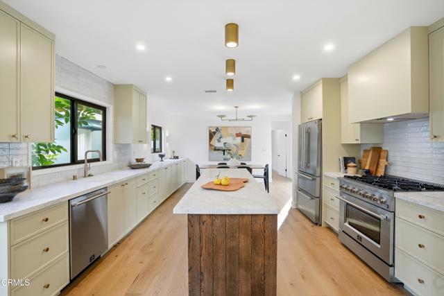 Detail Gallery Image 9 of 37 For 2801 Ceilhunt Ave, Los Angeles,  CA 90064 - 4 Beds | 2 Baths