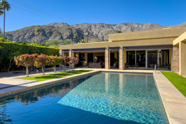 630 N Cahuilla Road, Palm Springs CA: https://media.crmls.org/mediaz/3165d28d-f1f6-4d40-a75a-a8b2e787e138.jpg