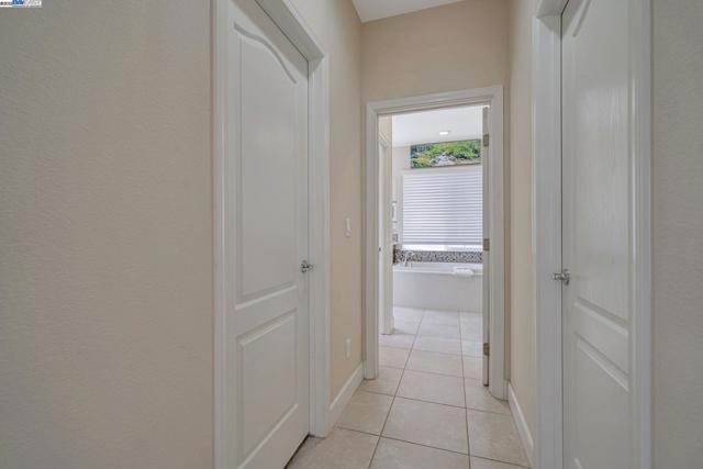 Image 30 of 60 For 6811 Syrah Dr