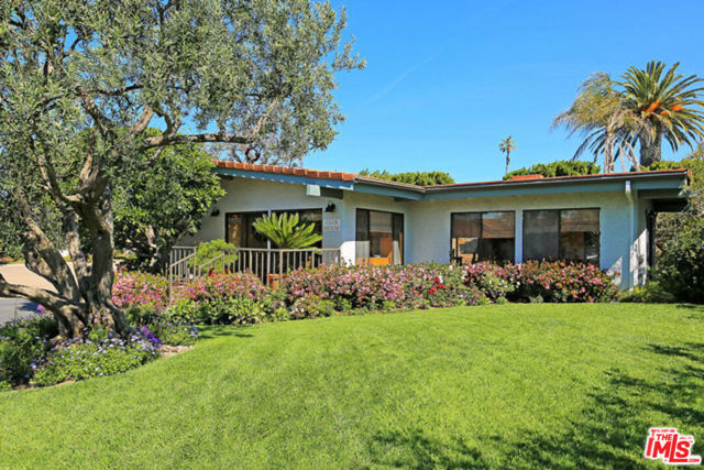6789 Shearwater Lane, Malibu CA: https://media.crmls.org/mediaz/31666069-716a-4296-9c83-8572b5694871.jpg