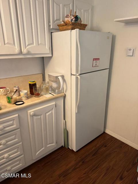 62 Farland Drive, Thousand Oaks CA: https://media.crmls.org/mediaz/31668172-d4f4-4777-a17b-930870af671d.jpg
