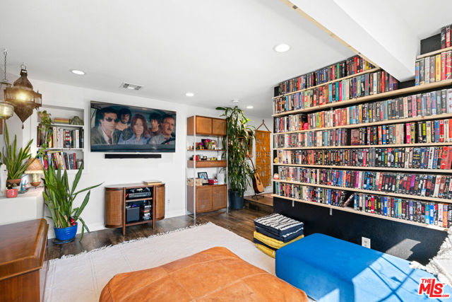 2321 Lake View Avenue, Los Angeles CA: https://media.crmls.org/mediaz/31668437-a017-473c-8874-a9e54bab45b4.jpg