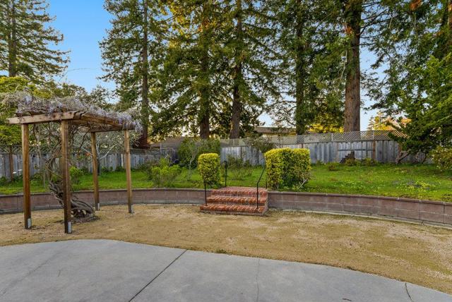 115 Crestview Terrace, Santa Cruz CA: https://media.crmls.org/mediaz/31669cc7-751a-4ee7-a20c-82a55727d29b.jpg