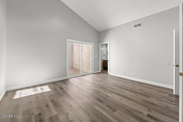 842 Catlin Street, Simi Valley CA: https://media.crmls.org/mediaz/316817c1-7b4b-46a9-a7a6-72c7c907a5cd.jpg