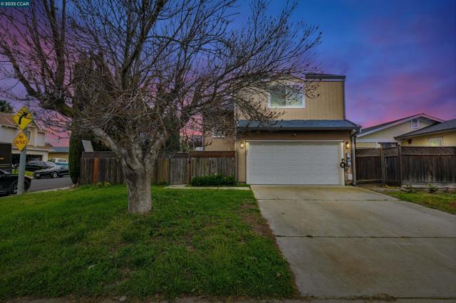 4301 Beechnut Ln, Oakley CA: https://media.crmls.org/mediaz/31687985-856a-4903-8271-7d25eb5065f3.jpg