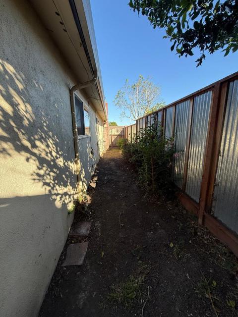 913 Camden Way, Salinas CA: https://media.crmls.org/mediaz/316893a8-8e32-46b4-b3cd-b88e652ccf12.jpg