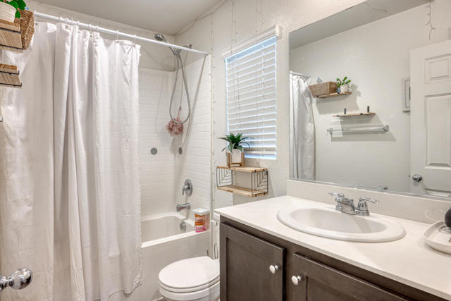 85177 Avenida Reforma, Coachella CA: https://media.crmls.org/mediaz/3168d6e7-ede1-4945-a621-b88d9d936b8d.jpg