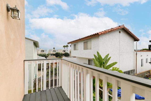 Detail Gallery Image 10 of 24 For 3119 Garrison St #3,  San Diego,  CA 92106 - 2 Beds | 2 Baths