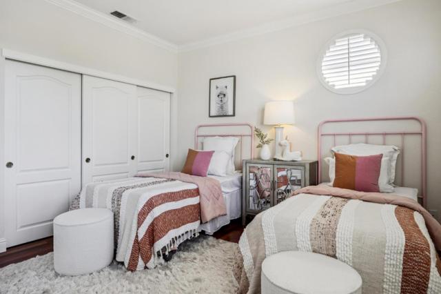 910 Governors Bay Drive, Redwood City CA: https://media.crmls.org/mediaz/31696b54-7b97-471d-b00e-f45788628dc5.jpg