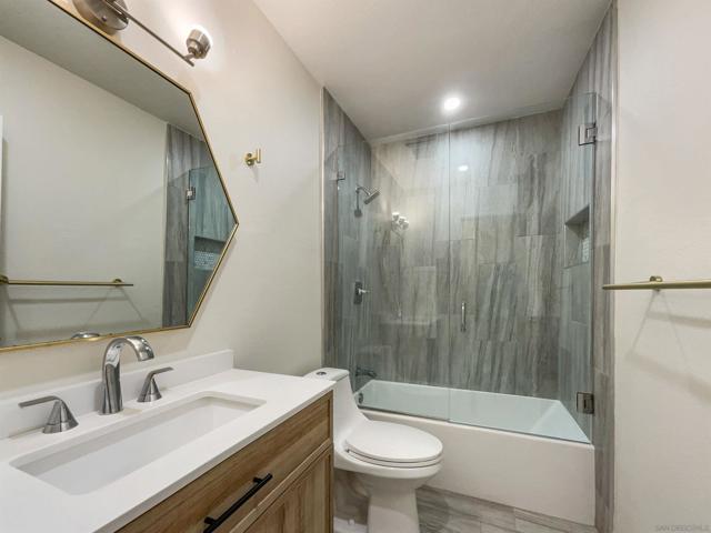 5513 Adobe Falls Rd, San Diego CA: https://media.crmls.org/mediaz/316a32fb-974e-4c8f-b4b7-8c2374362662.jpg