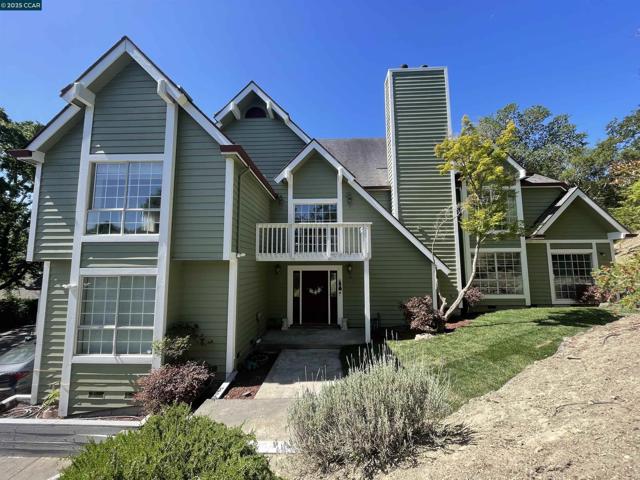 29 Heather Lane, Orinda CA: https://media.crmls.org/mediaz/316a918f-3014-48dd-bee6-75c81138bc9e.jpg