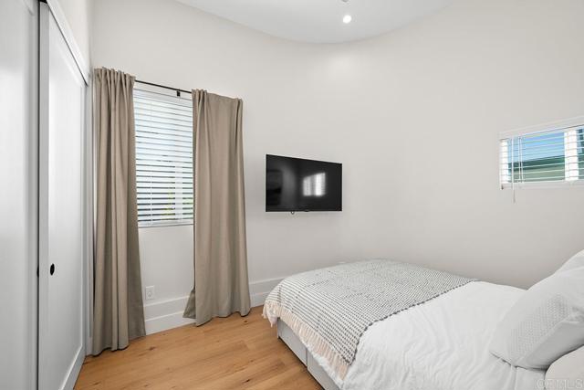 Detail Gallery Image 57 of 75 For 4404 Voltaire St, San Diego,  CA 92107 - 4 Beds | 3 Baths