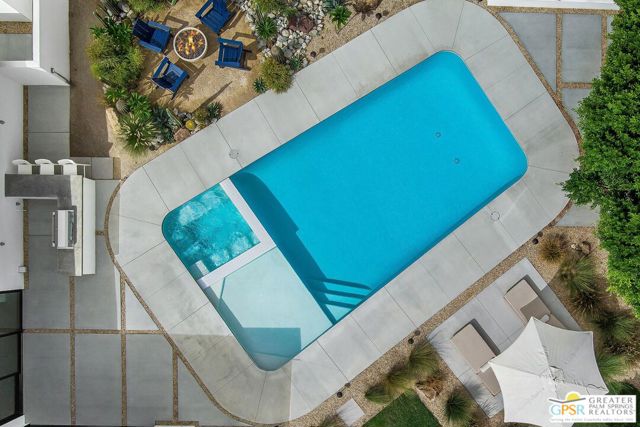 454 E Lindsey Drive, Palm Springs CA: https://media.crmls.org/mediaz/316b2320-bdfa-4c0f-8d76-66a54d8e64c2.jpg