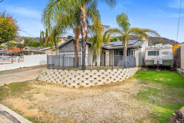 Detail Gallery Image 2 of 26 For 8321 Sheila St, El Cajon,  CA 92021 - 3 Beds | 2 Baths