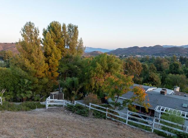 53 Foothill Drive, Agoura Hills CA: https://media.crmls.org/mediaz/316c0819-d7f8-475e-87e8-4e6f4dccb661.jpg