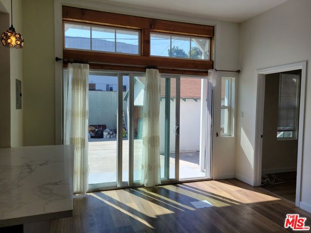 1216 S Lucerne Boulevard, Los Angeles CA: https://media.crmls.org/mediaz/316c1e9c-4f80-495e-9fd9-3c26527b9f91.jpg